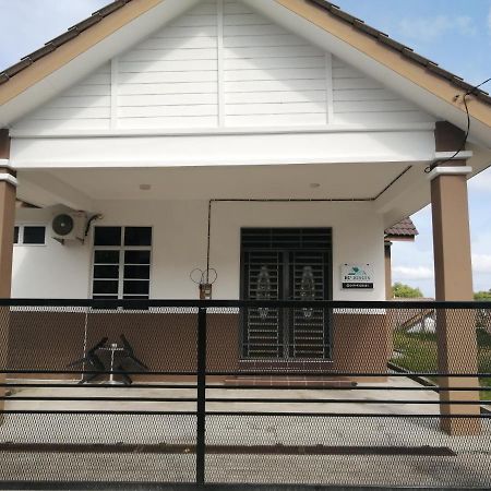 Simple Home By Aimie Fully Aircond Dungun Exterior photo